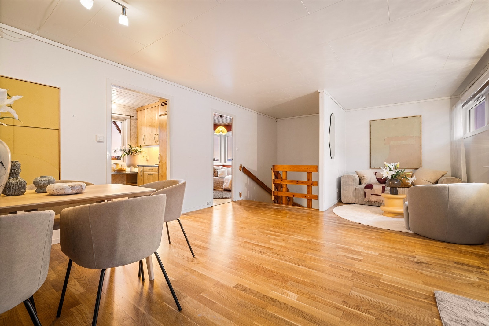 - Ved behov er stue del ved siden av trapp er brukt som kontor/soverom i flere like boliger i borettslaget - Galleribilde