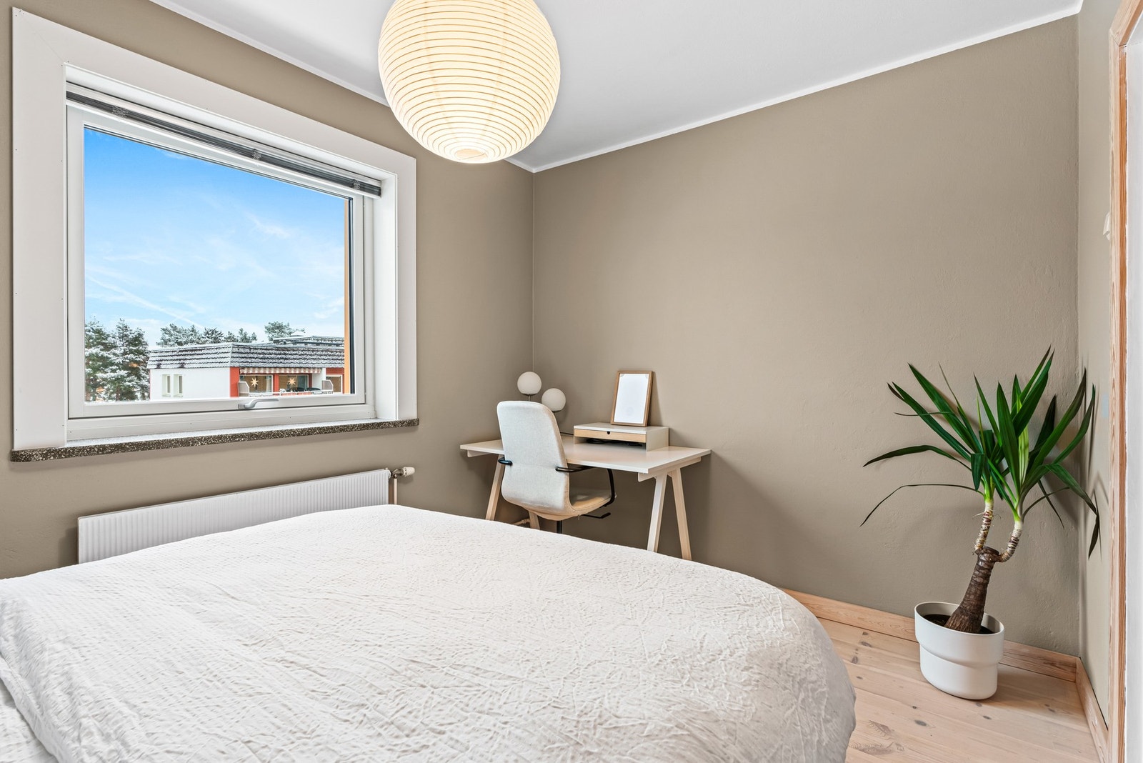 For ytterligere lagringsplass disponerer leiligheten kjellerbod på ca. 6,3 kvm og en loftsbod på ca. 12 kvm. Galleribilde