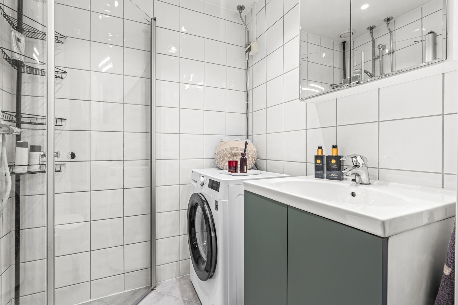 Badet ble totalt modernisert i regi av borettslaget i 2008 og videre oppgradert med nye fronter i 2019. Galleribilde