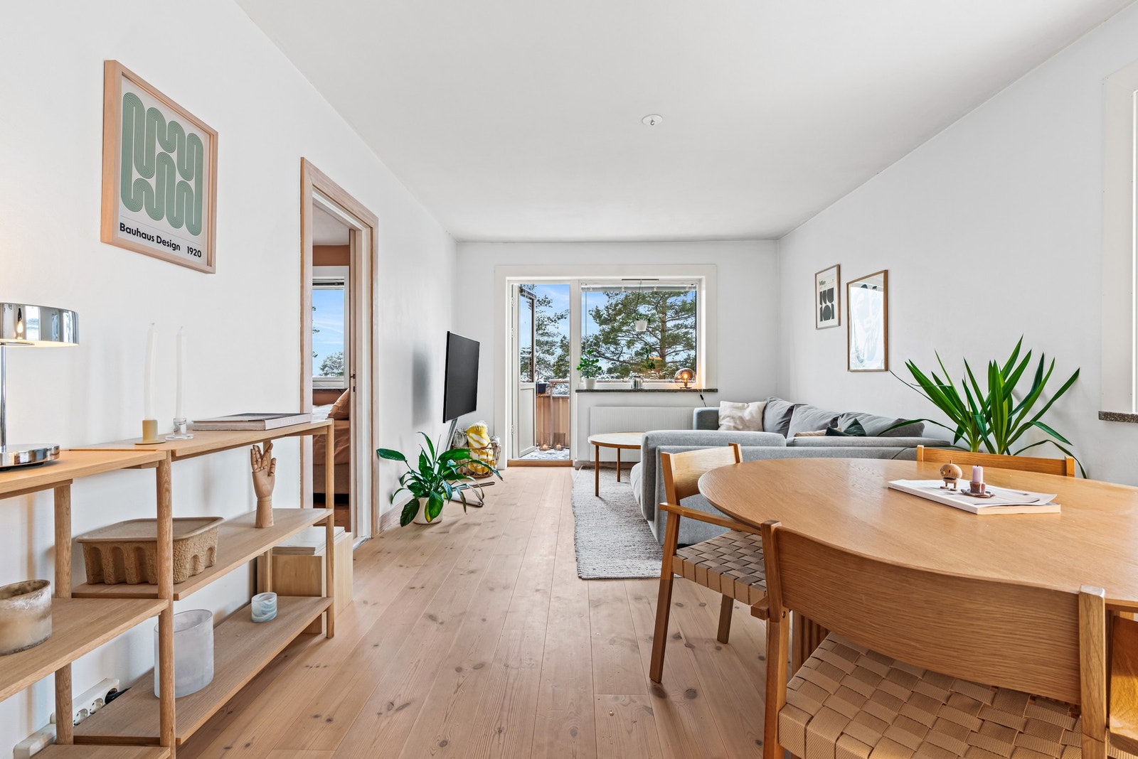 Leiligheten ble betydelig modernisert i 2018, så her får du en god og innflytningsklar standard. Galleribilde