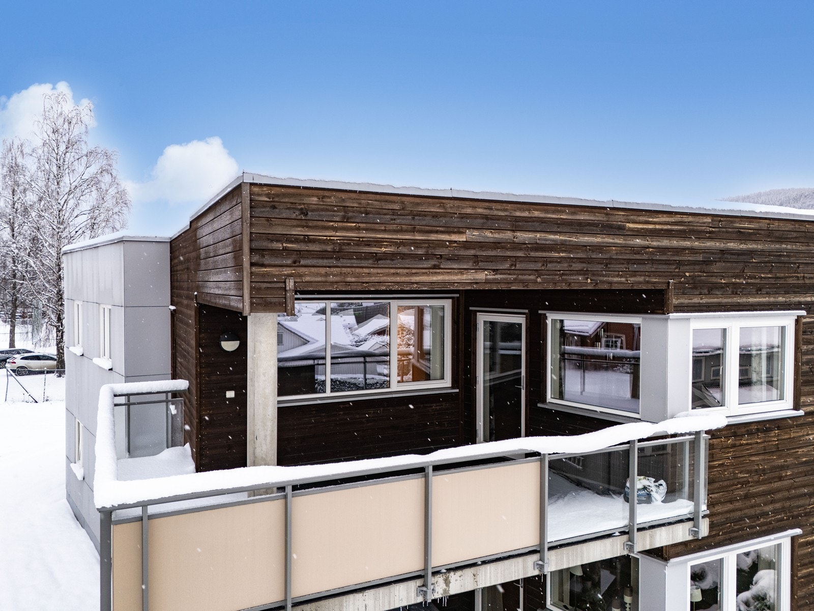 Delikat og innbydende 5-roms selveierleilighet midt i Åmot sentrum - 4 soverom - Garasje - Hyggelig terrasse! Galleribilde