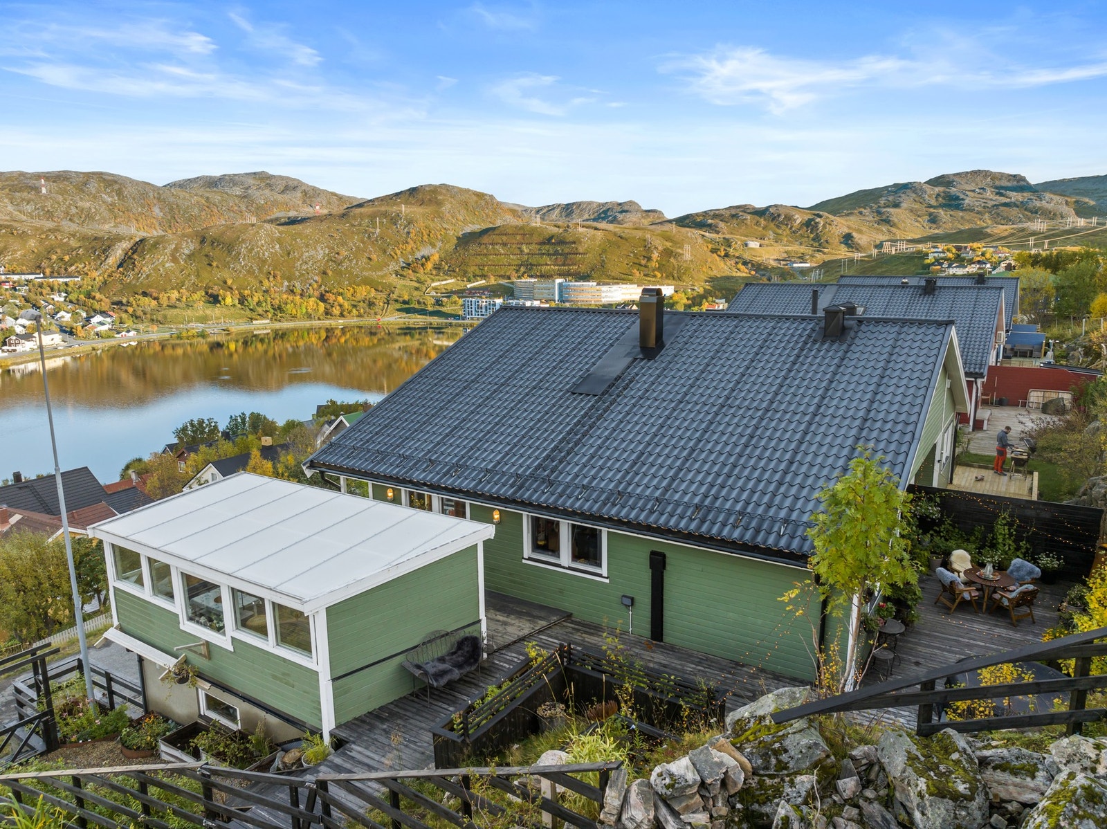 Boligen har også fine uteområder Galleribilde