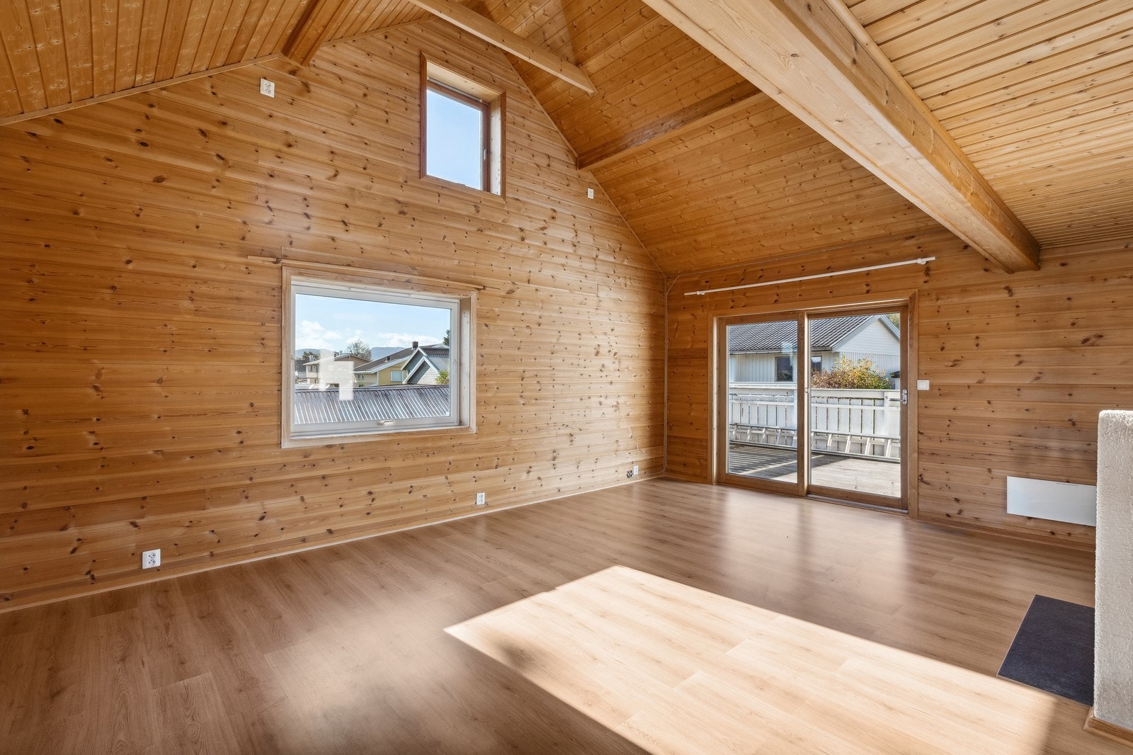 Stue med utgang til veranda Galleribilde