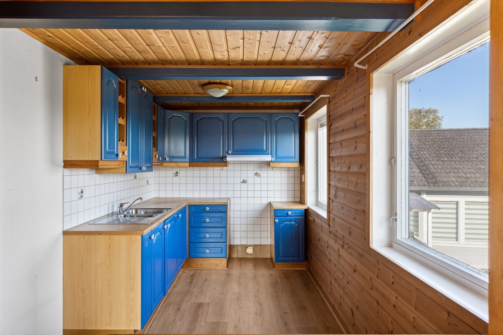 Kjøkkenet, direkte inngang fra gang og stue. Galleribilde