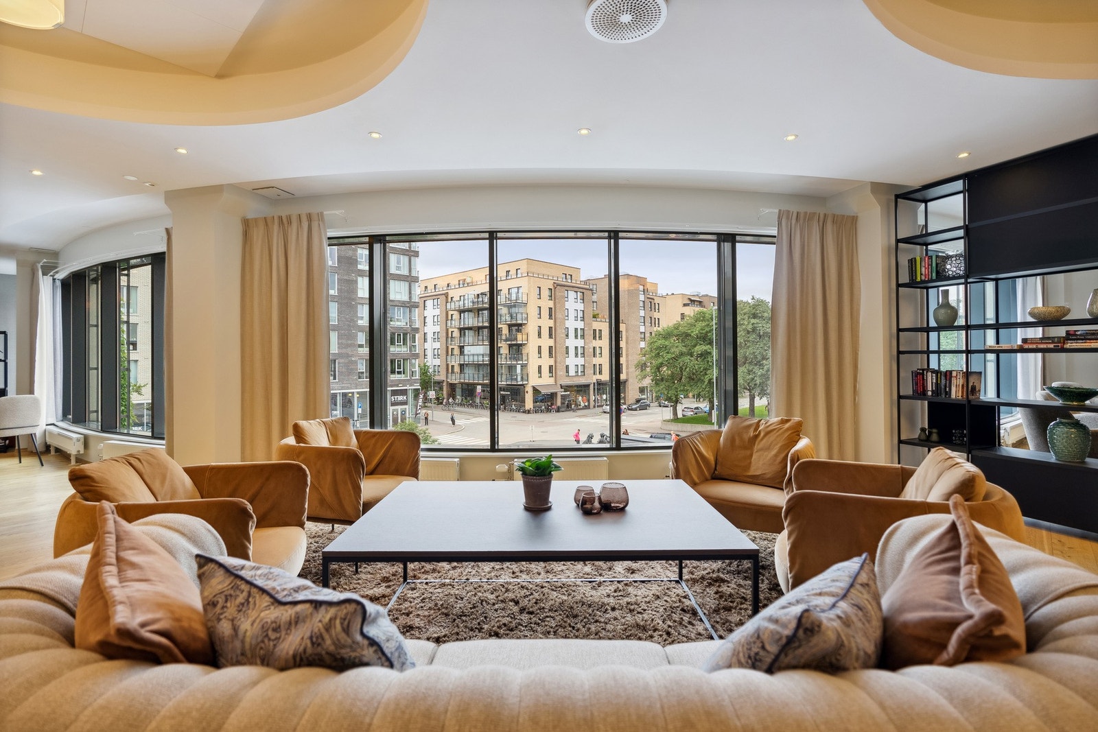 Det er mulig med servering av middag. Eller hold av til du kommer hjem. Galleribilde