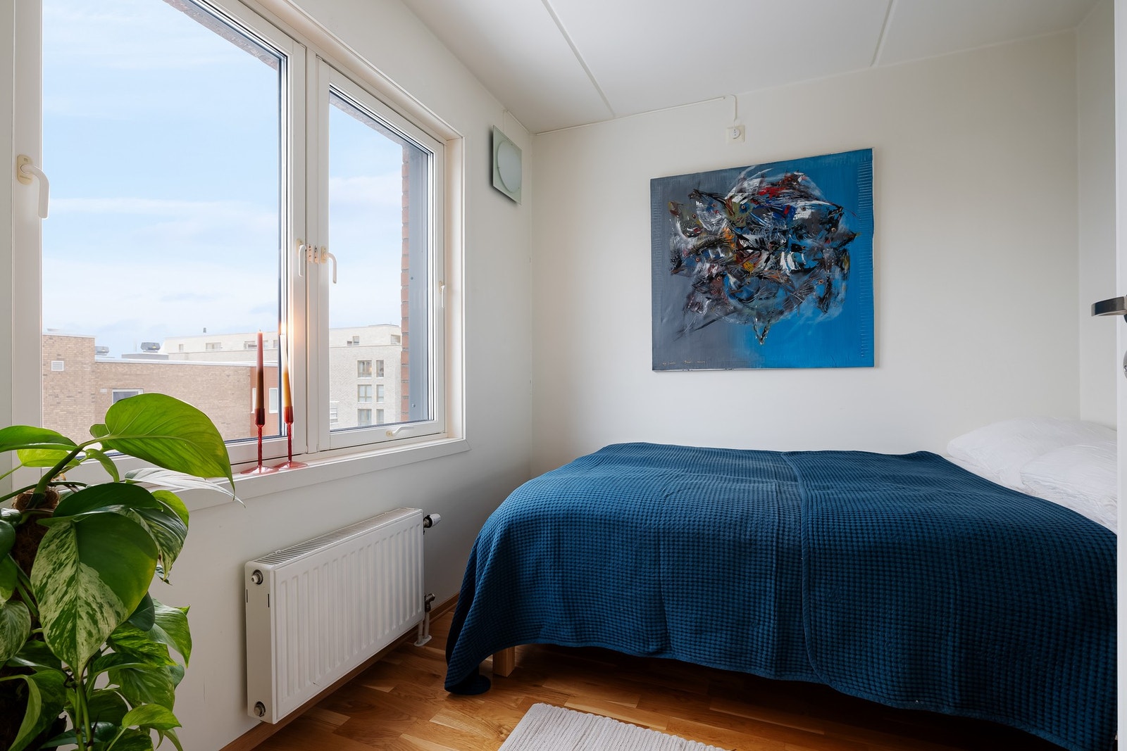 Det andre soverommet er også av god størrelse med plass til dobbeltseng. Galleribilde