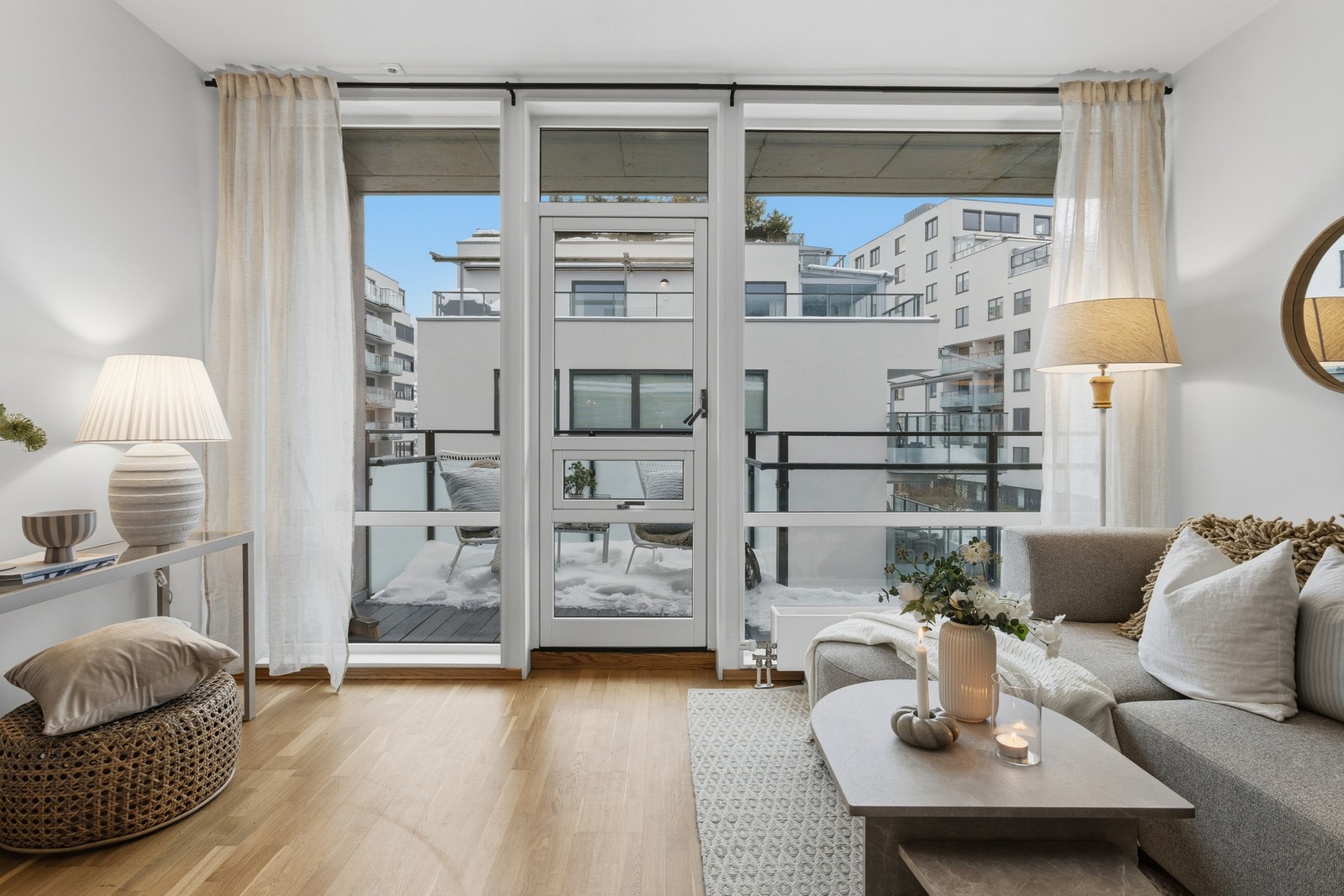 Lys og moderne 2-roms selveierleilighet med svært sentral beliggenhet i Drammen sentrum. Galleribilde