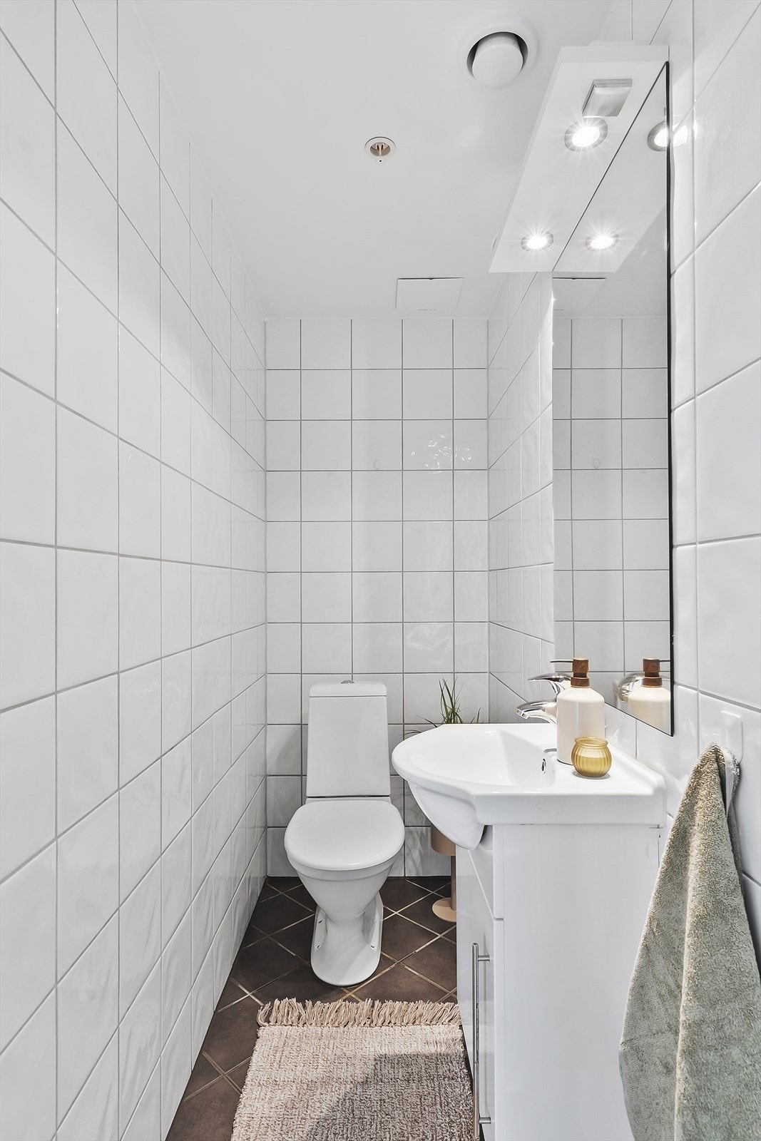 I tillegg til bad er det et separat toalettrom Galleribilde