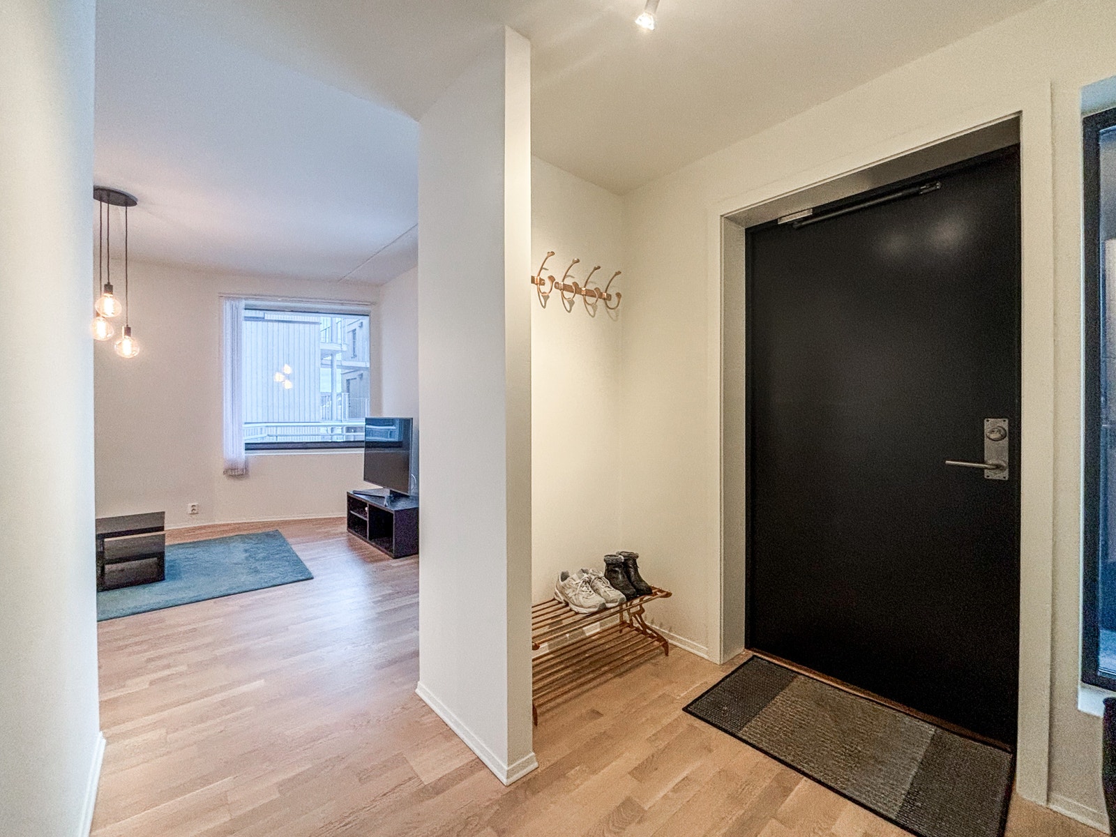 Inngang/entre. Galleribilde