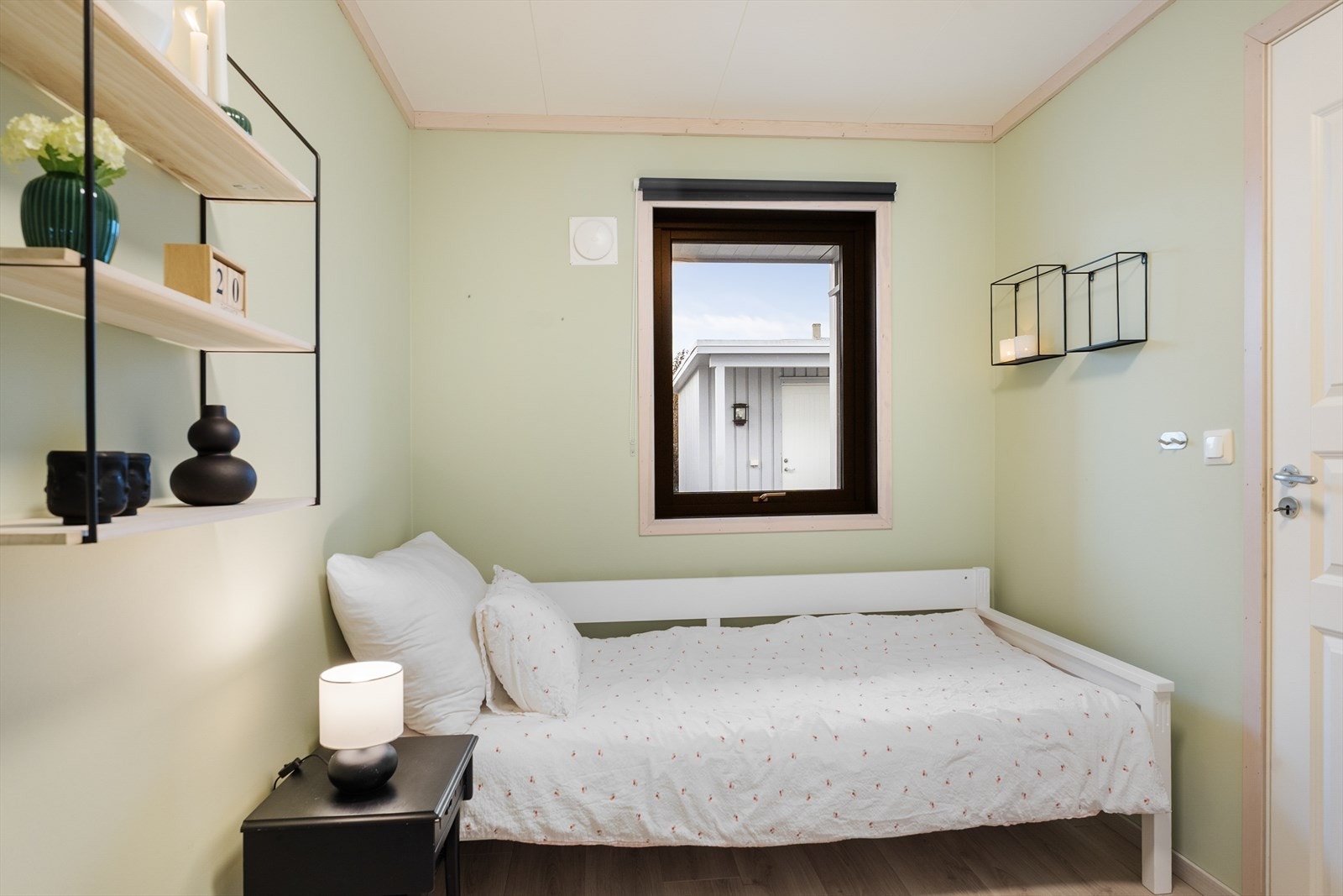 Soverom nr. 3 i 1. etasje fikk også nytt gulv i 2024 Galleribilde