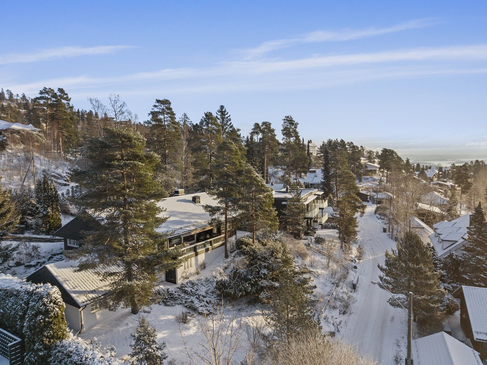 Eiendommen vender mot ca. vest/sørvest og er tilnærmet fullstendig uten innsyn Galleribilde