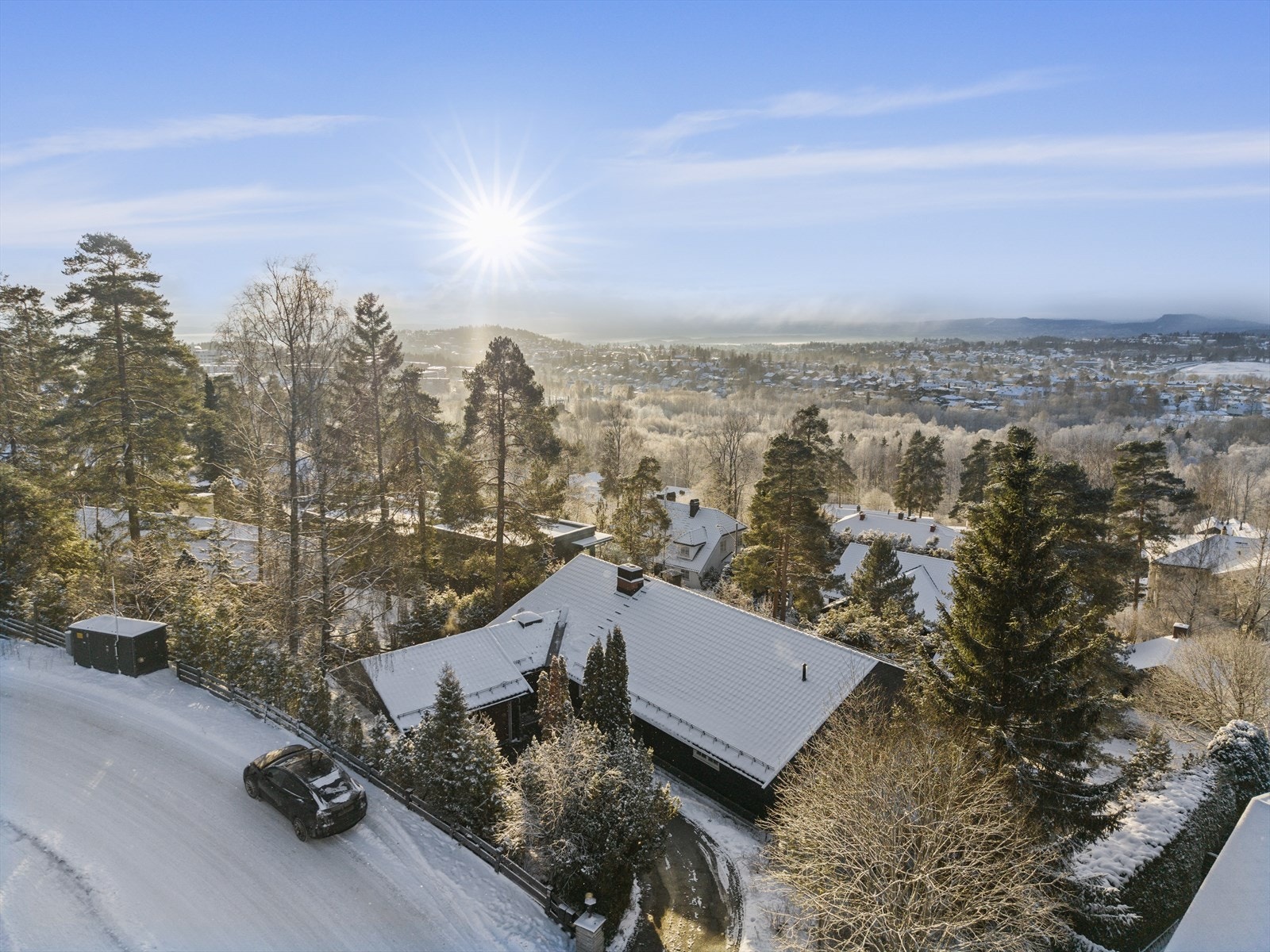 Innkjørsel fra Aslaug Vaas veg Galleribilde