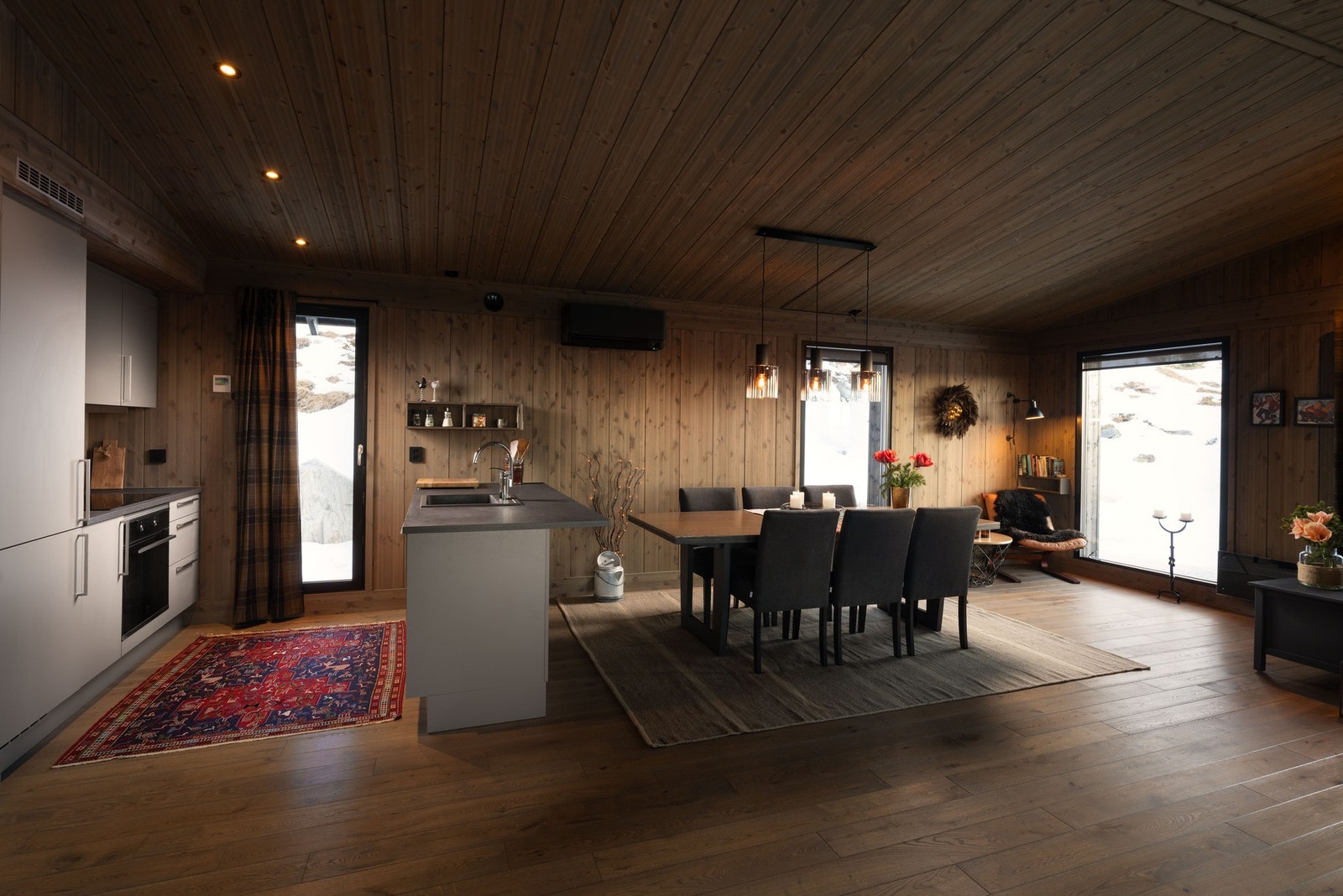 Den åpne løsningen innbyr til sosialt samvær. Galleribilde