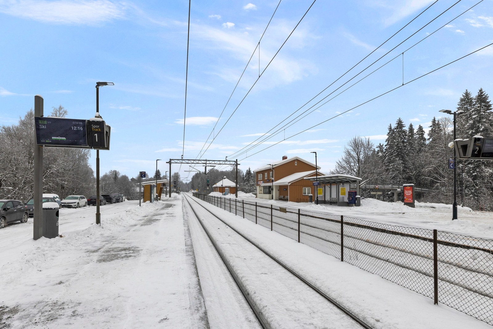 Langhus togstasjon ligger ca. 150 m. unna eiendommen, og det er også gangavstand til Vevelstad togstasjon Galleribilde