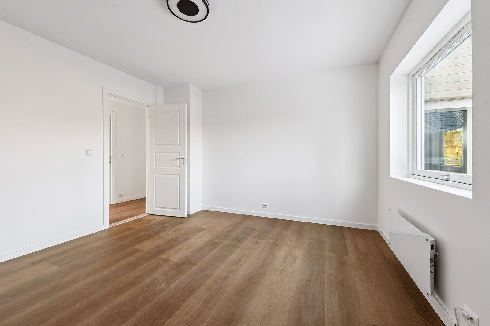 Hovedsoverommet har god plass til seng og garderobe. Galleribilde