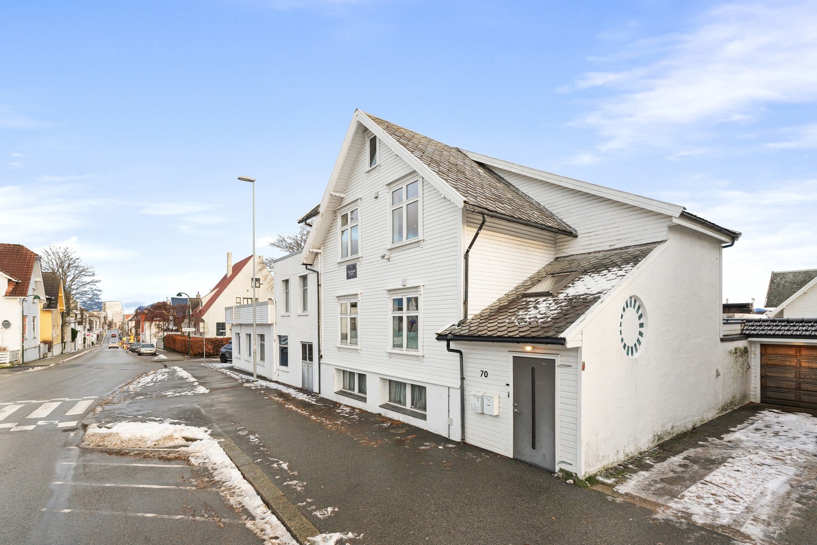 Leiligheten har en sentral beliggenhet på populære Våland. Galleribilde