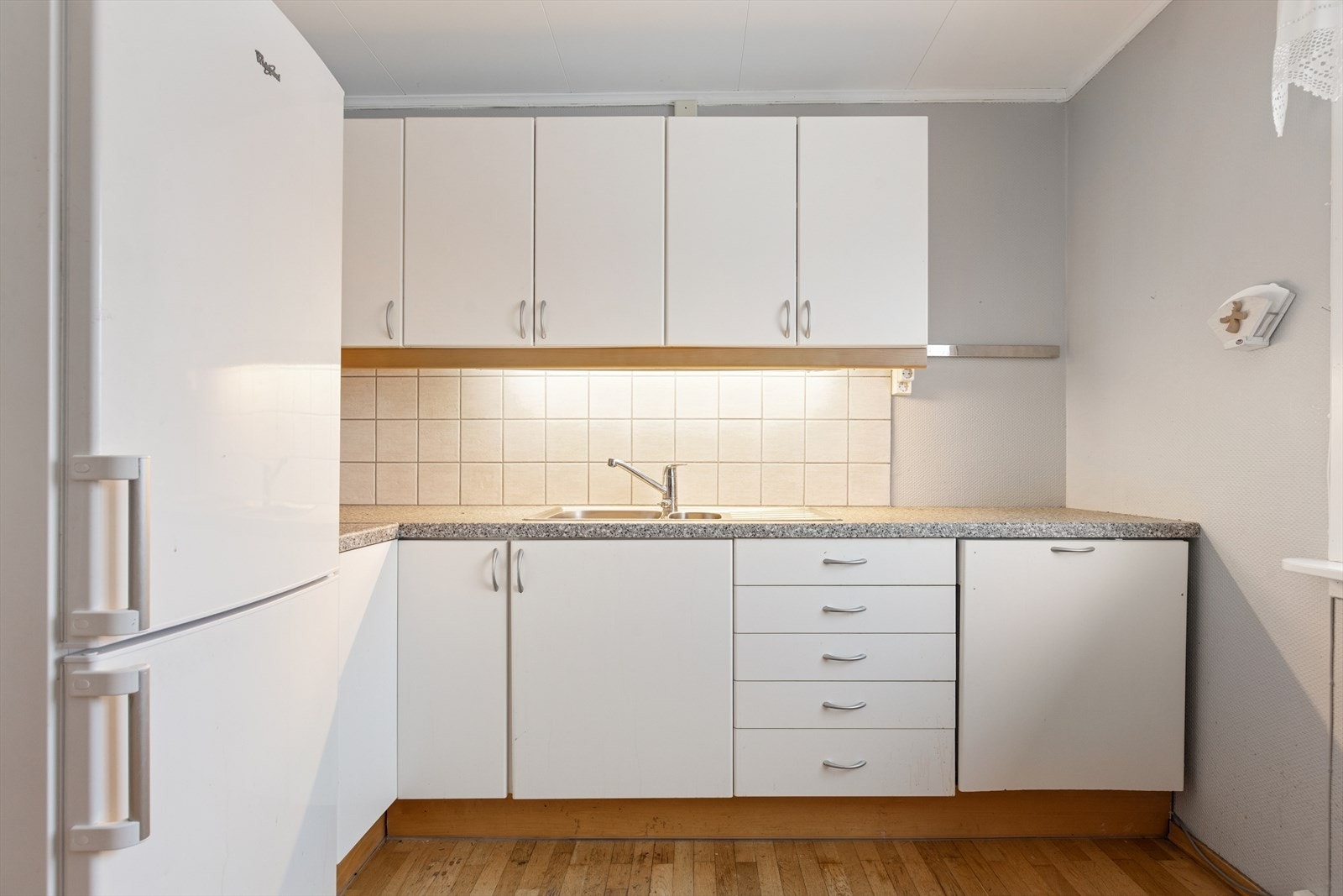 Kjøkkenet ligger separat fra stuen. Galleribilde