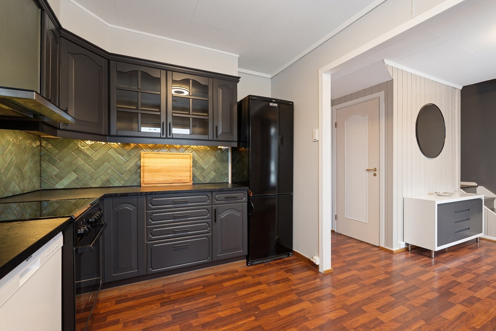 Fra kjøkkenet har du en fin overgang til resten av boligen Galleribilde