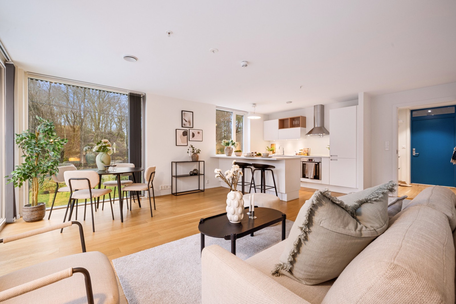 - 3 roms eierleilighet i 2. etasje med balkong på 8 m² - Galleribilde