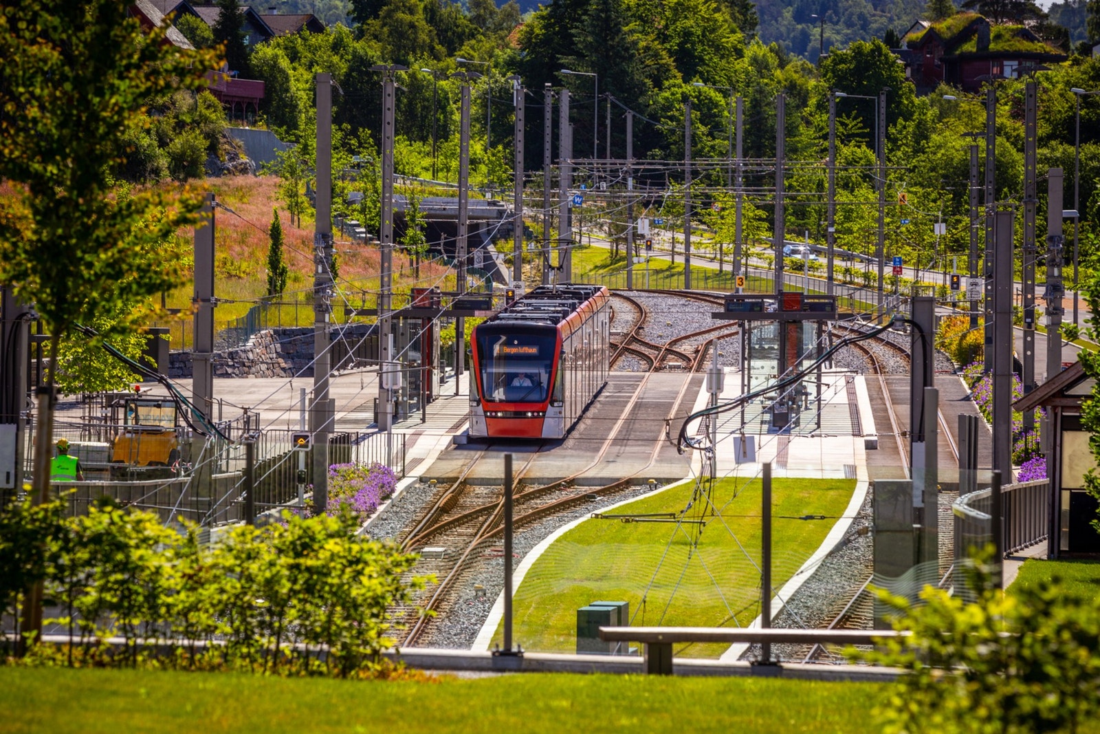 - Området har god offentlig kommunikasjon med nærmeste bybanestopp bare 8 minutters gange unna - Galleribilde
