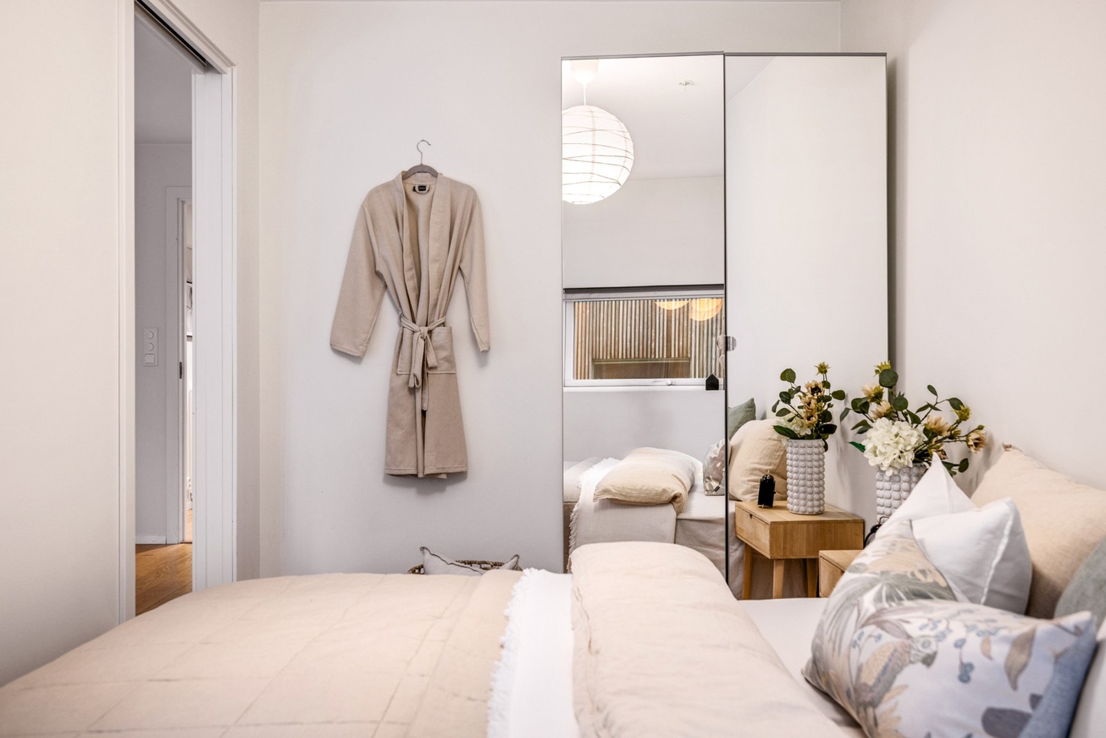 - Soverommet holder 9,7 m² og har dobbel inngang - Galleribilde