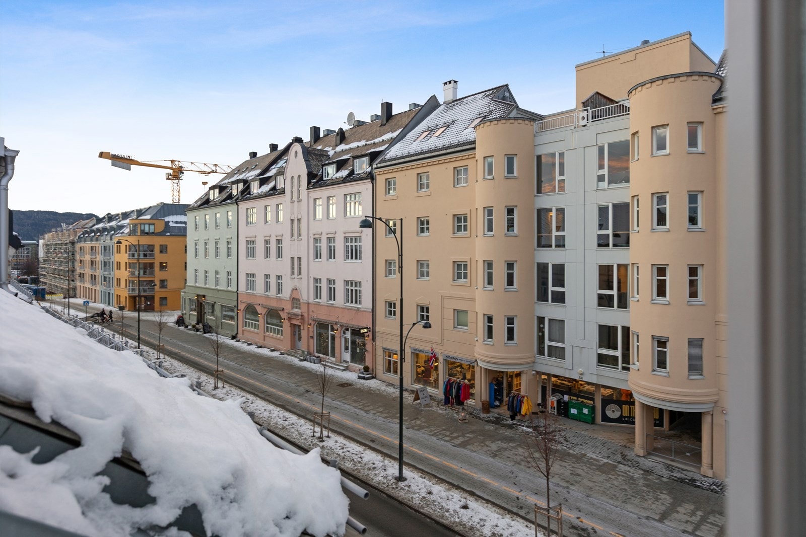 Utsikt mot miljøgata fra stua. Galleribilde