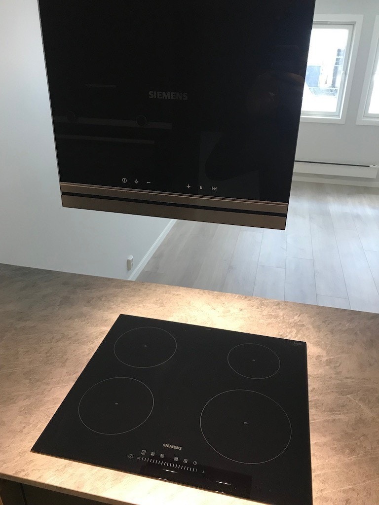 Platetopp og avtrekksvifte Galleribilde