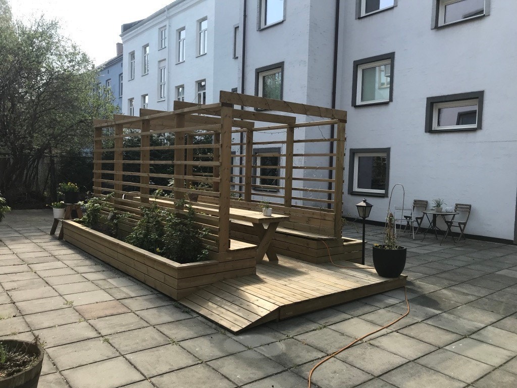 Bakgården Galleribilde