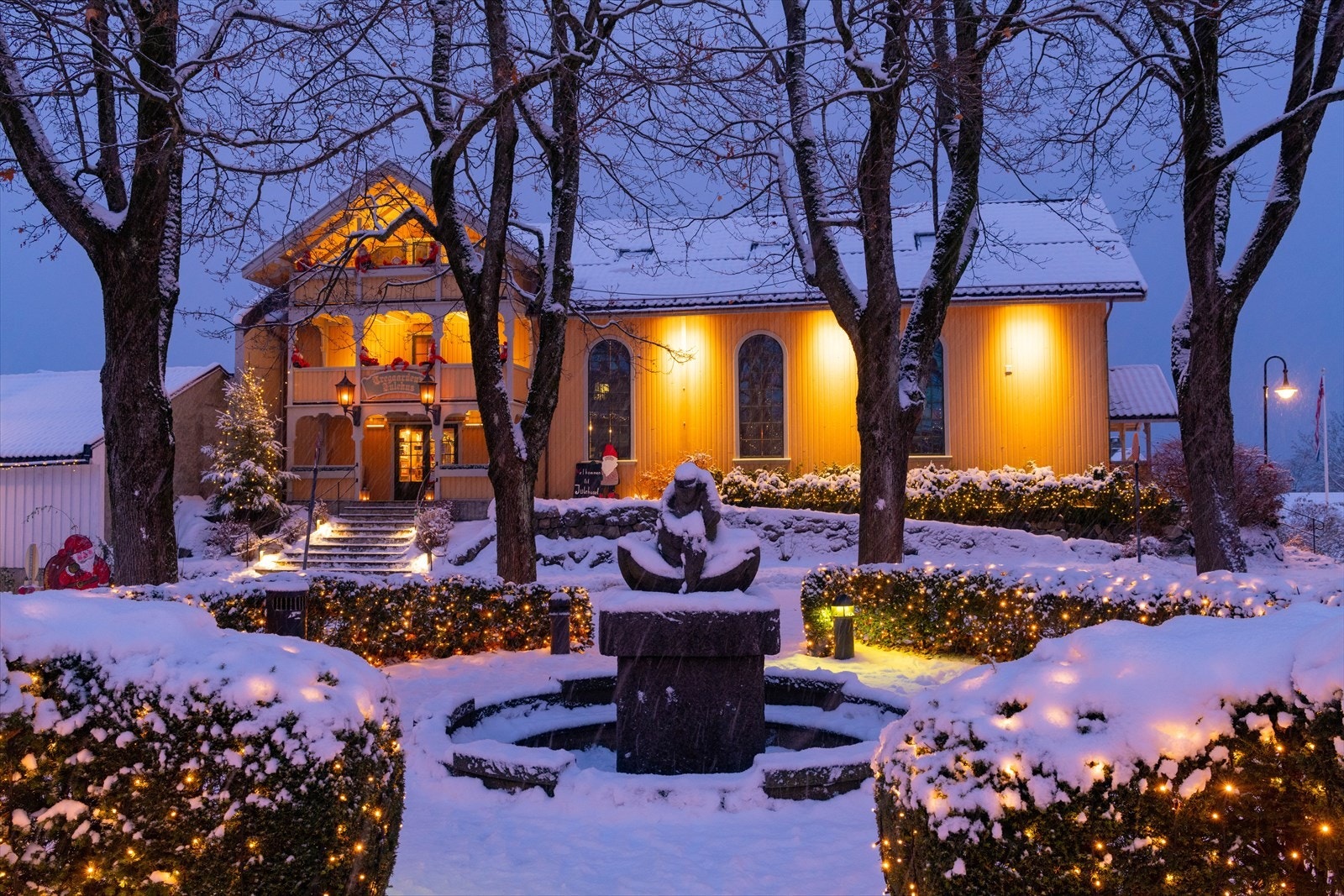 Område bildet av sjarmerende Drøbak sentrum Galleribilde