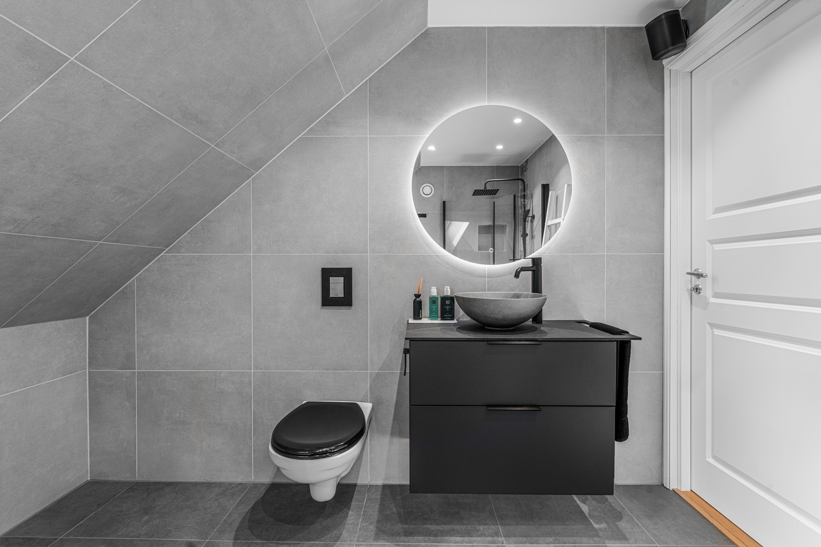 Badet er delikat og har gulvvarme. Galleribilde