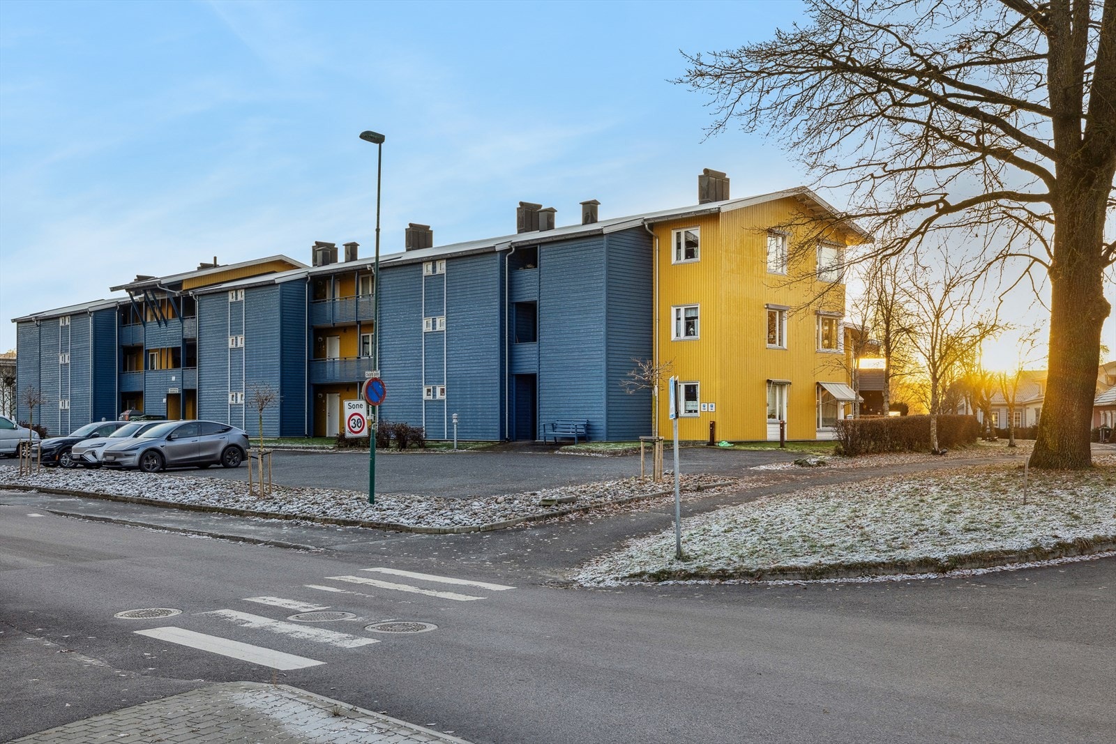 Leiligheten ligger i et rolig og attraktivt boligområde i Hjellen. Galleribilde