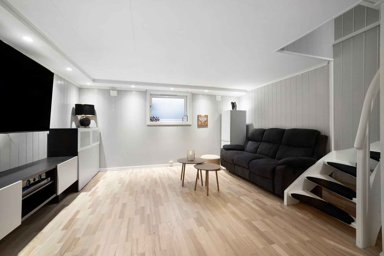 Kjellerstuen har god plass til å innredes som tv-stue med sofagruppe Galleribilde