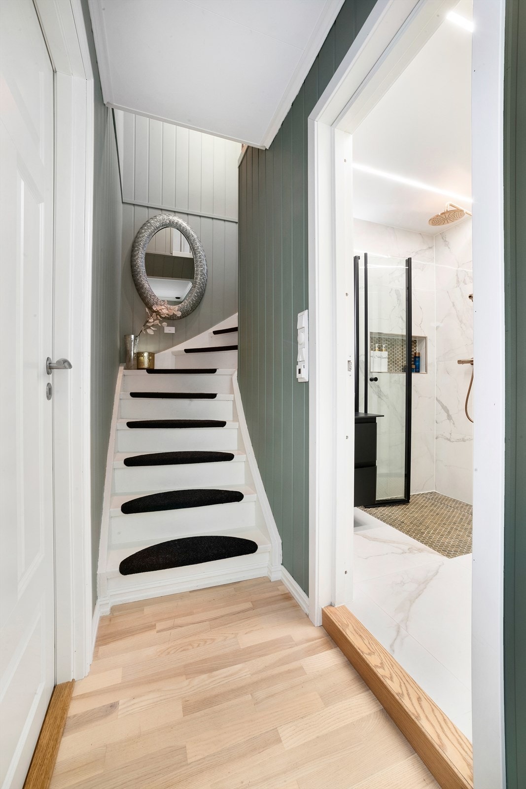 Trappegang til 2. etasje Galleribilde