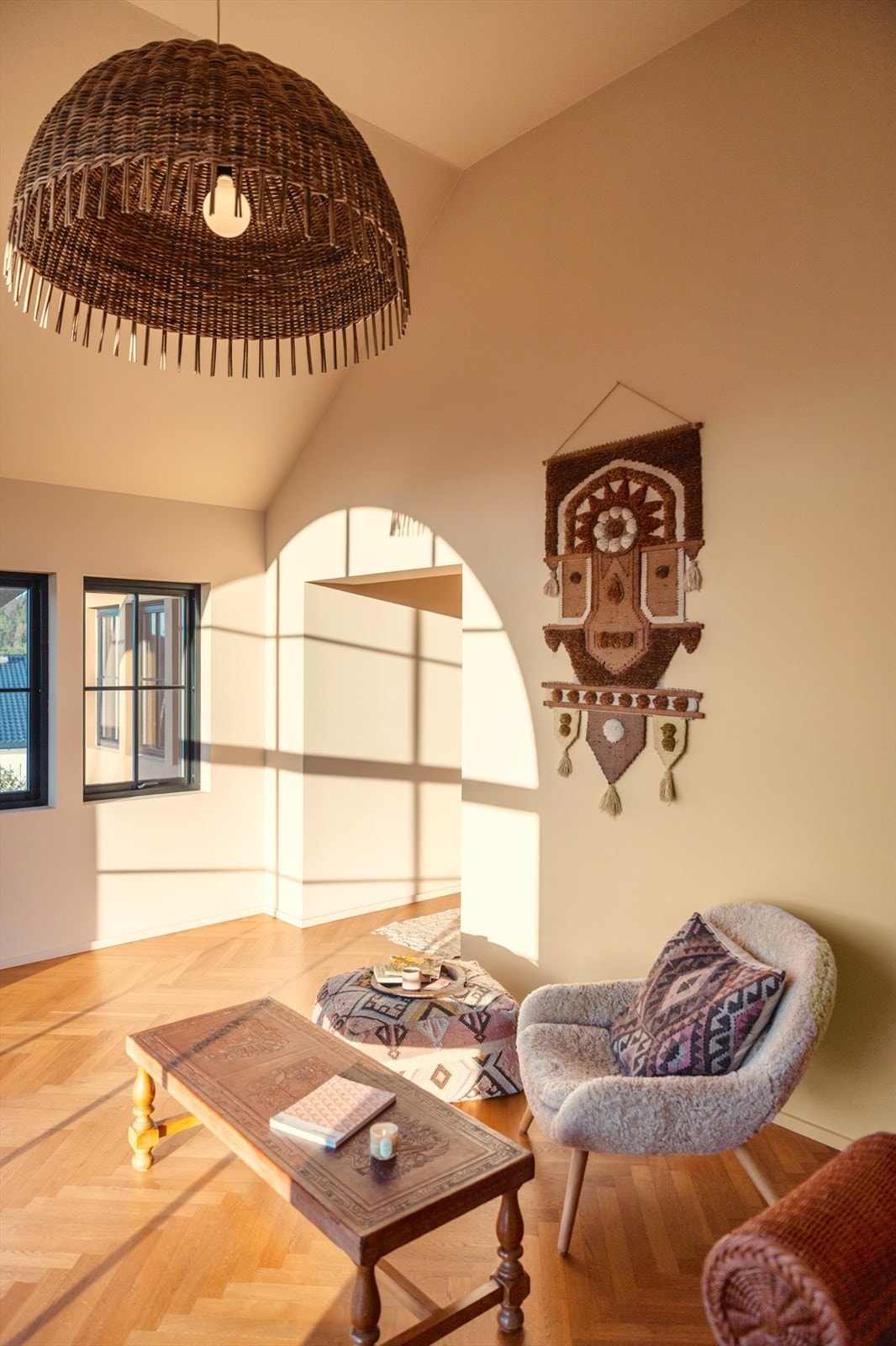 Flotte lysforhold er gjennomgående i hele boligen. Galleribilde