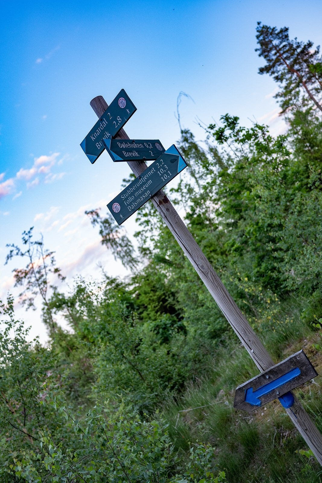 Eiendommen ligger i umiddelbar nærhet til marka med flotte tur- og rekreasjonsmuligheter, samt skiløyper om vinteren Galleribilde