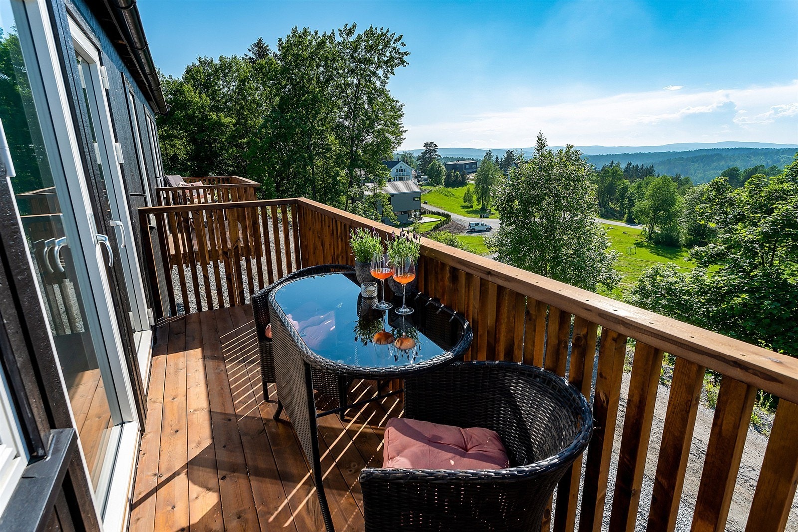 Flott utsikt fra verandaen! Galleribilde