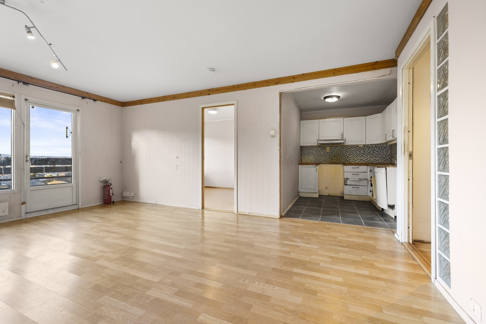 Leiligheten har behov for oppussing. Galleribilde