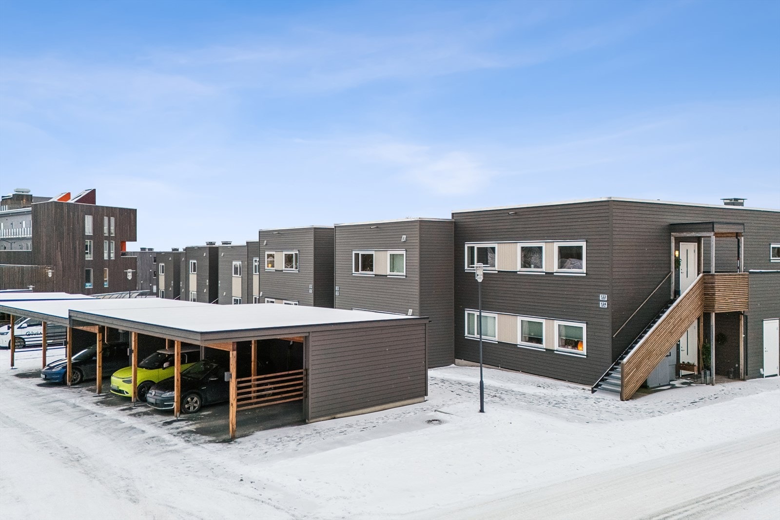 Det medfølger en fast parkeringsplass i carportanlegg. Galleribilde