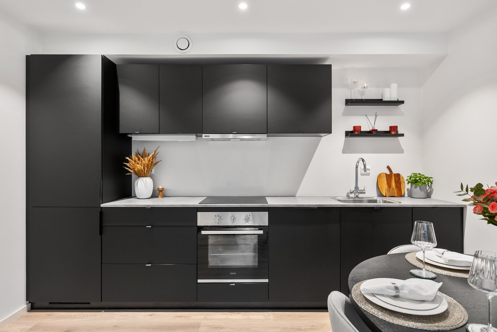 Dette er en flott og moderne leilighet fra 2021. Galleribilde