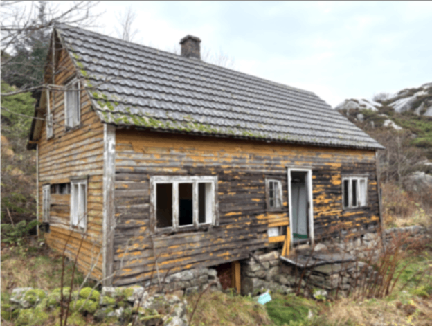 Bygninger på bnr 9 som står til nedfalls Galleribilde