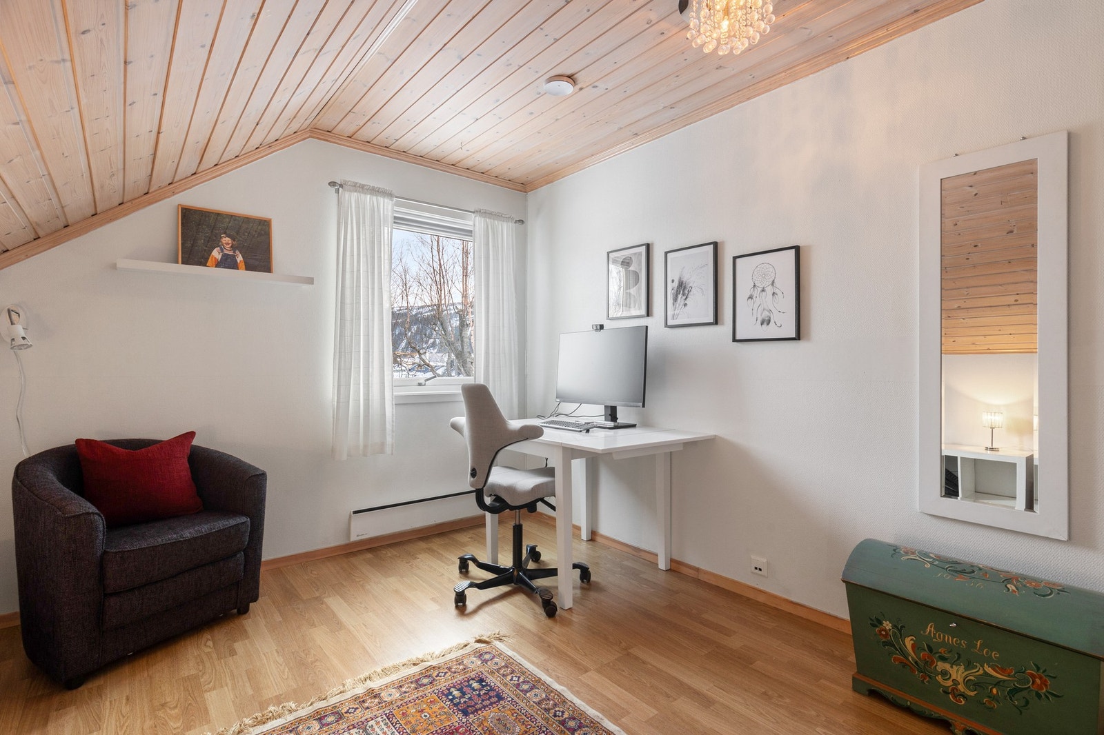 Dette rommet har blitt benyttet som kontor. Galleribilde