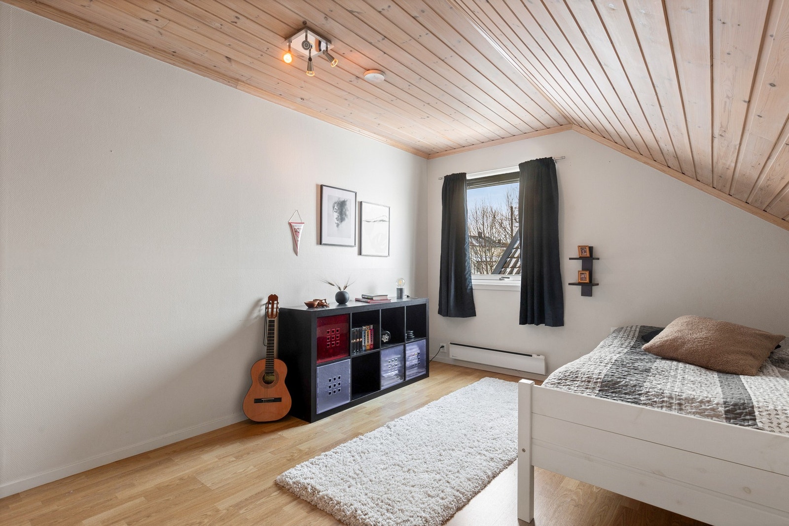 Det er også selvsagt et eget bad i denne etasjen. Galleribilde