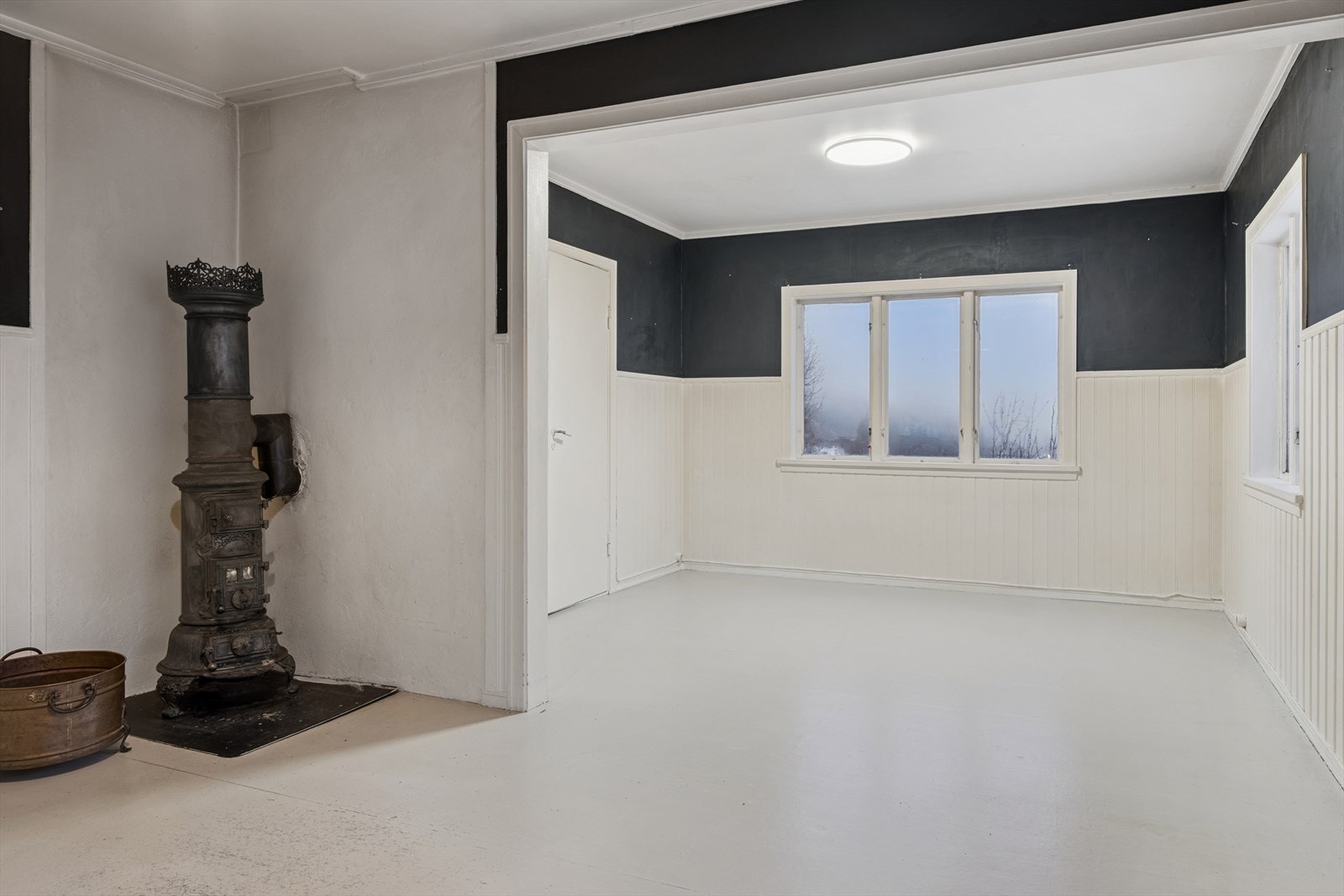 Boligen har en romslig stueløsning med gode innredningsmuligheter. Galleribilde