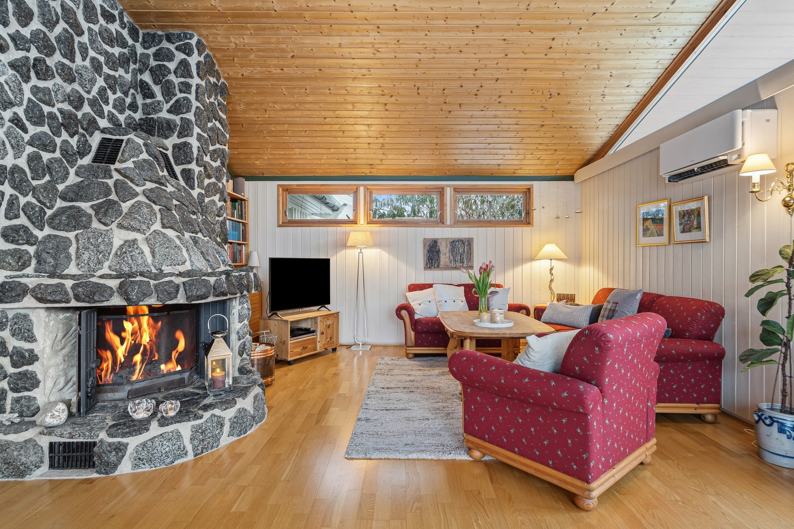 Lunt og fint ved peisen Galleribilde