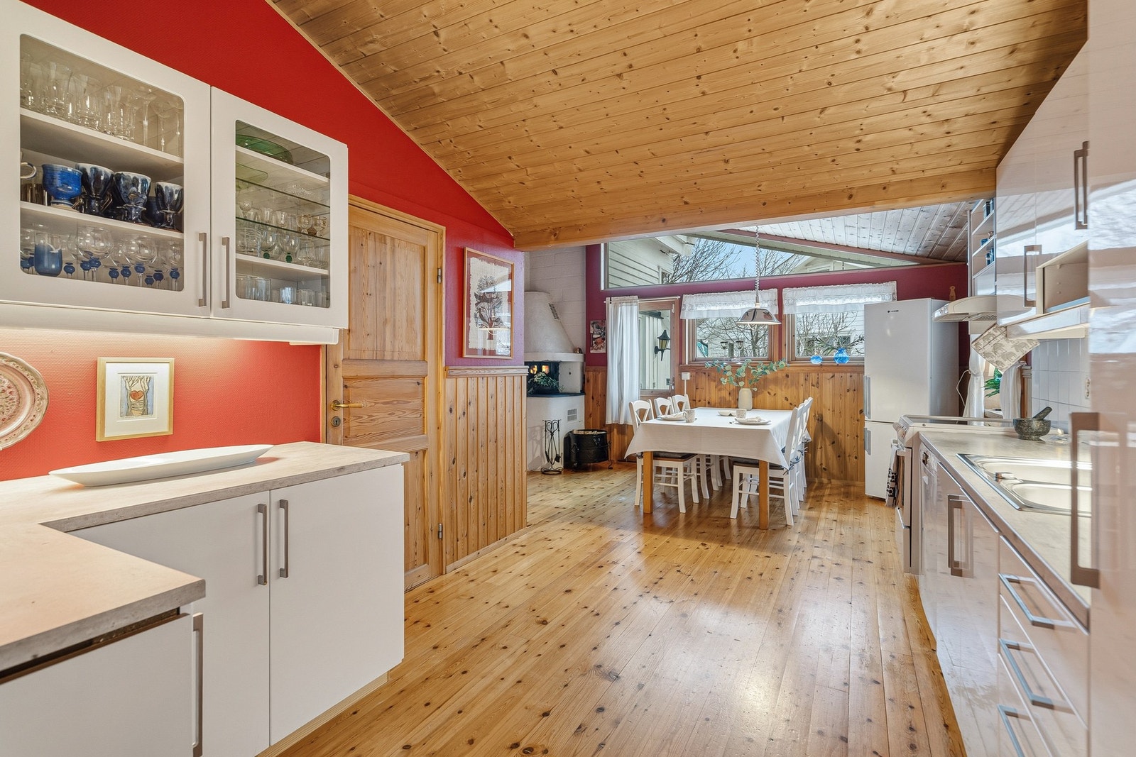 Kjøkkenet er selve hjertet i huset Galleribilde