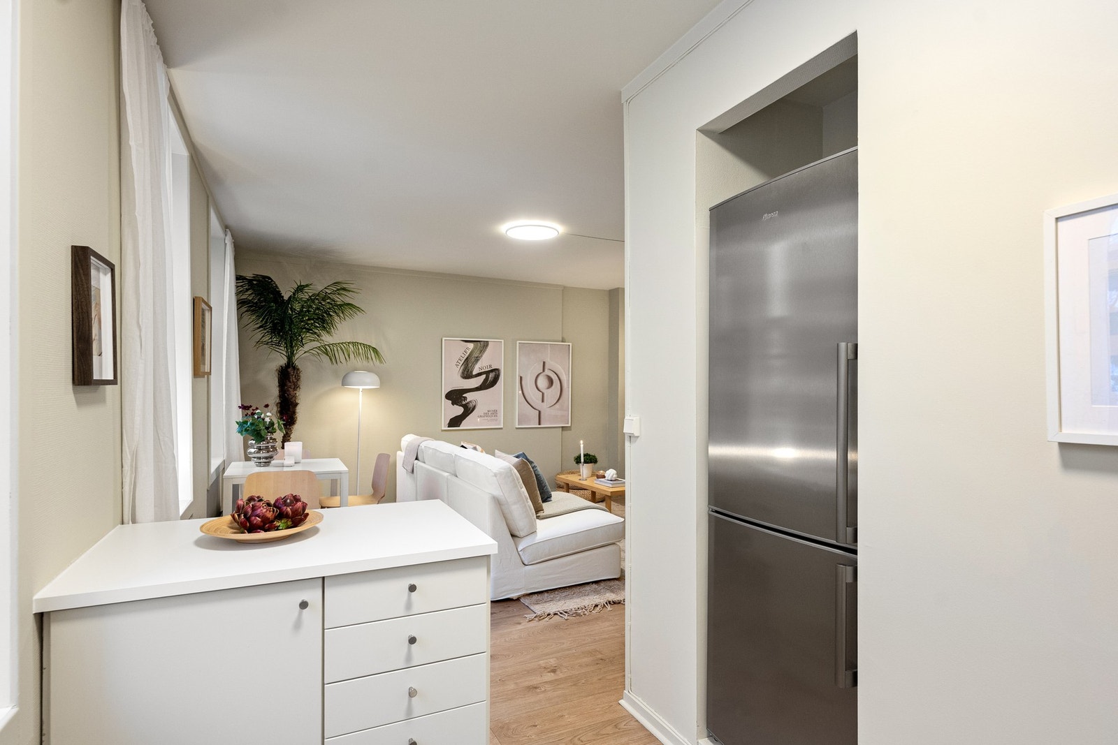 Nisje for frittstående kjøleskap Galleribilde