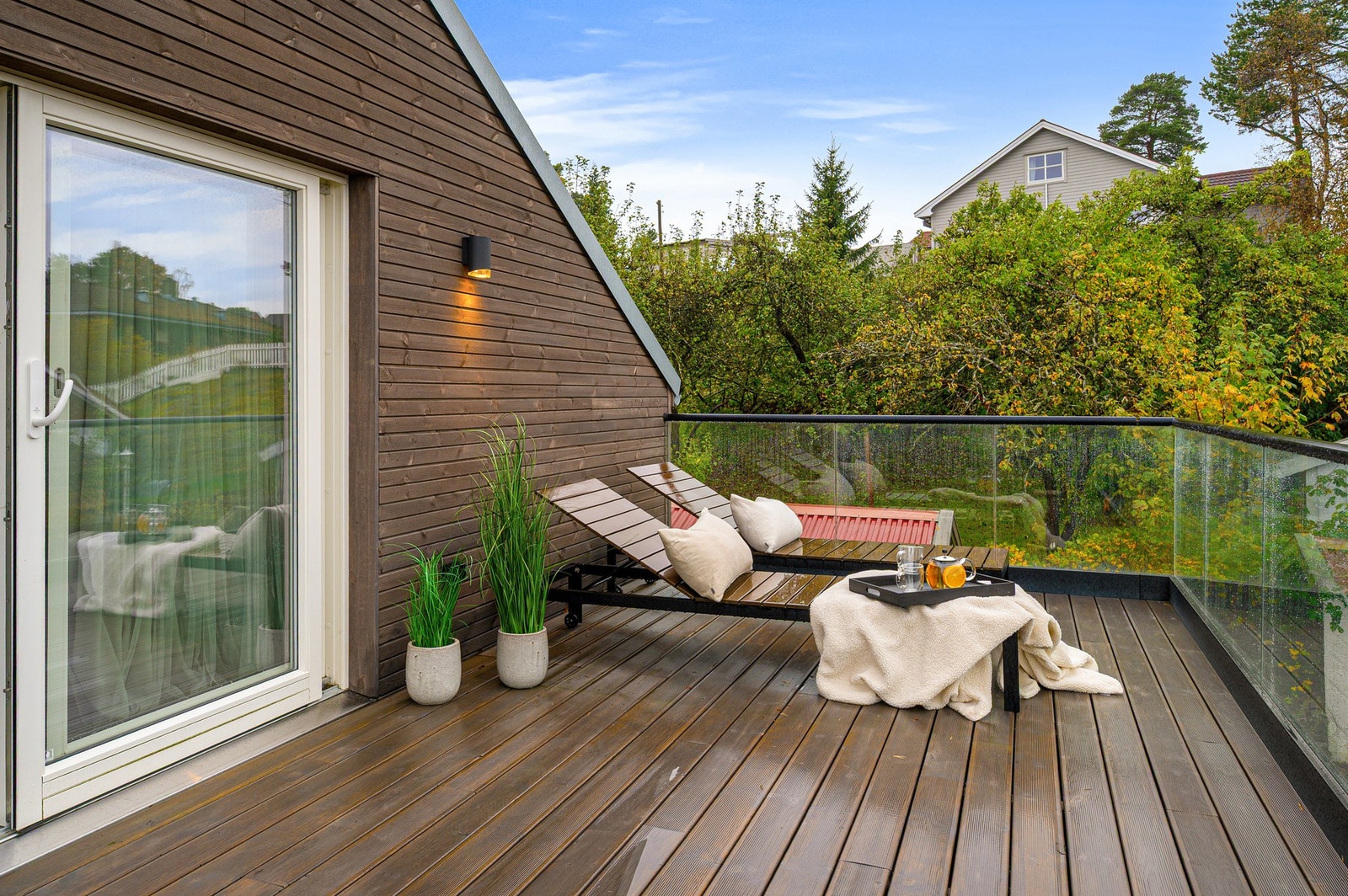 Fra hovedsoverommet har man også utgang til en herlig altan på 18,9m². Galleribilde