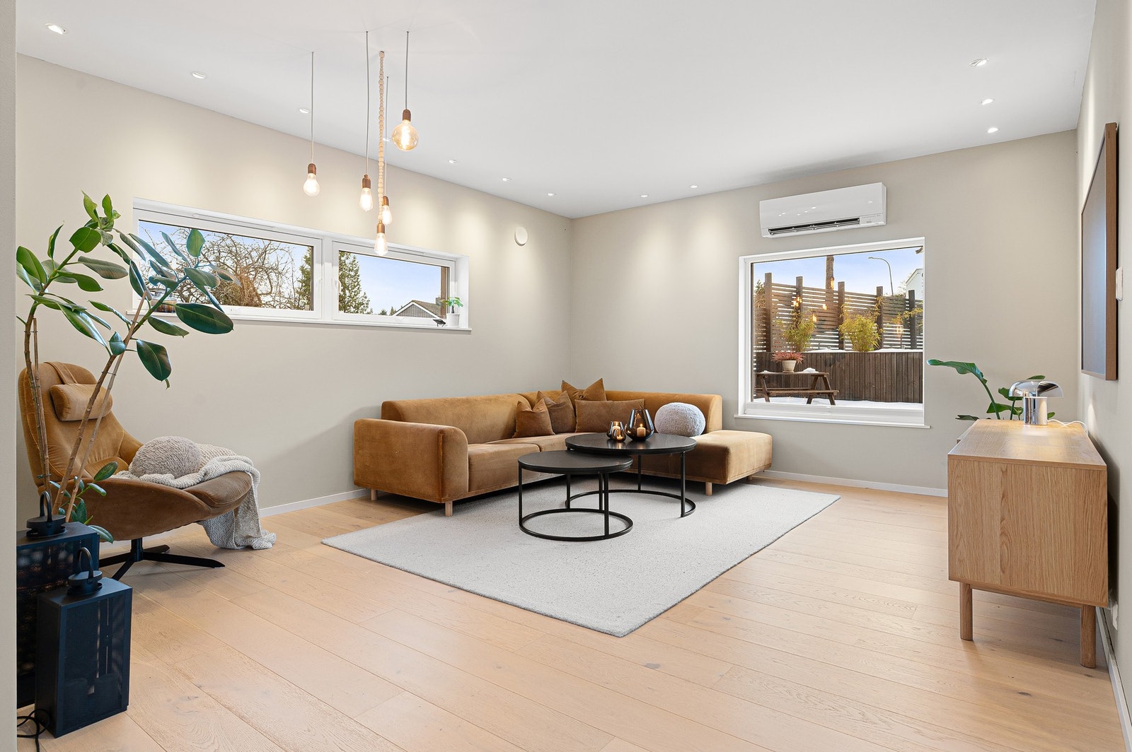 Her får man en romslig enebolig med flere naturlig inndelte soner som gir gode bruksmuligheter. Galleribilde