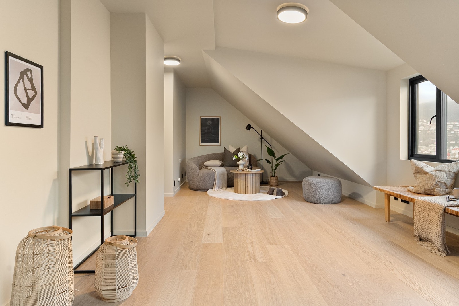 Det er lagt til opplegg for kjøkken i denne etasjen. Galleribilde