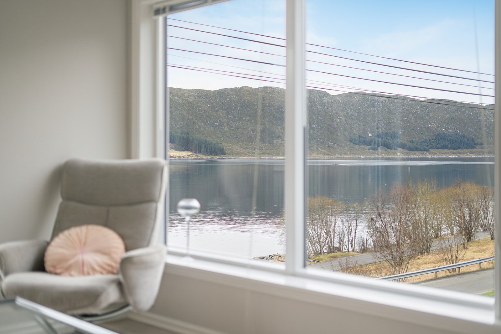 Her kan du sitte å lese en bok og nyte utsikten. Galleribilde